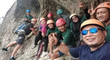 ROCK CLIMBING GUNUNG PARANG BY SKYWALKER